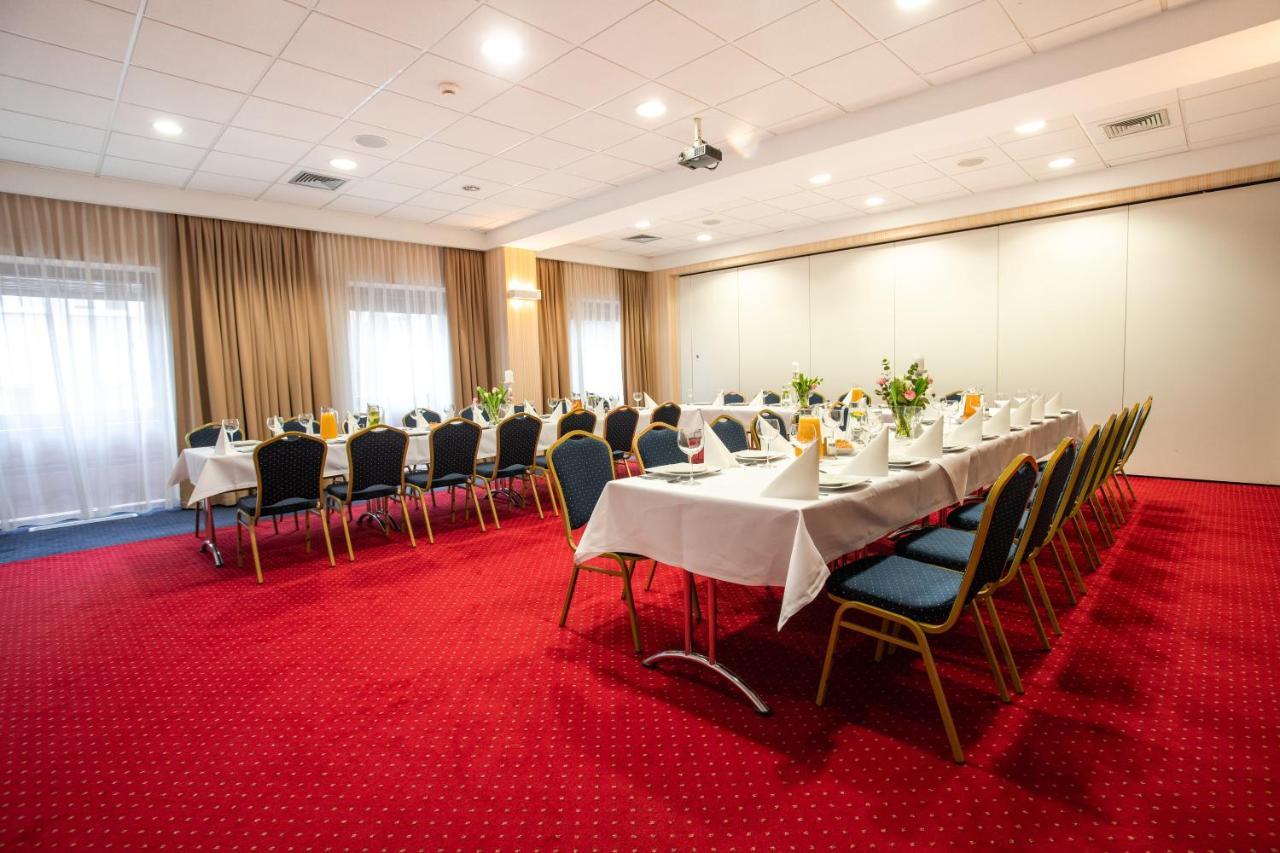 Business Hotel Vega فروتسواف المظهر الخارجي الصورة